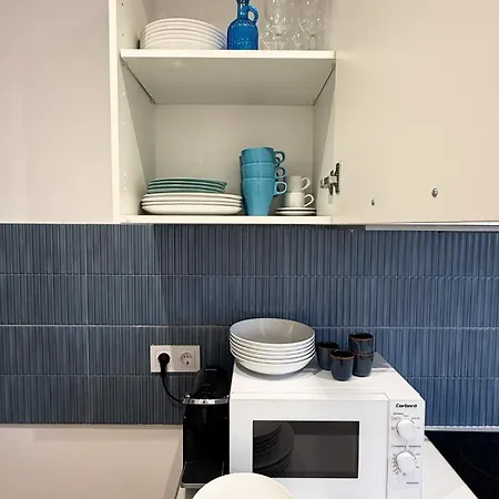 107 - Beachside Renovated 1br 5 Min From דירה *