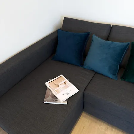 107 - Beachside Renovated 1br 5 Min From דירה