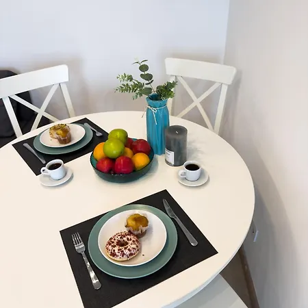 107 - Beachside Renovated 1br 5 Min From