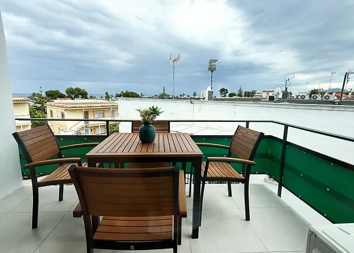 Daire 107 - Beachside Renovated 1br 5 Min From