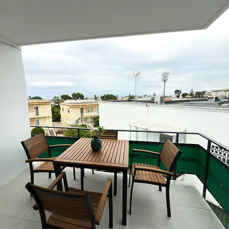 107 - Beachside Renovated 1br 5 Min From Apartament *